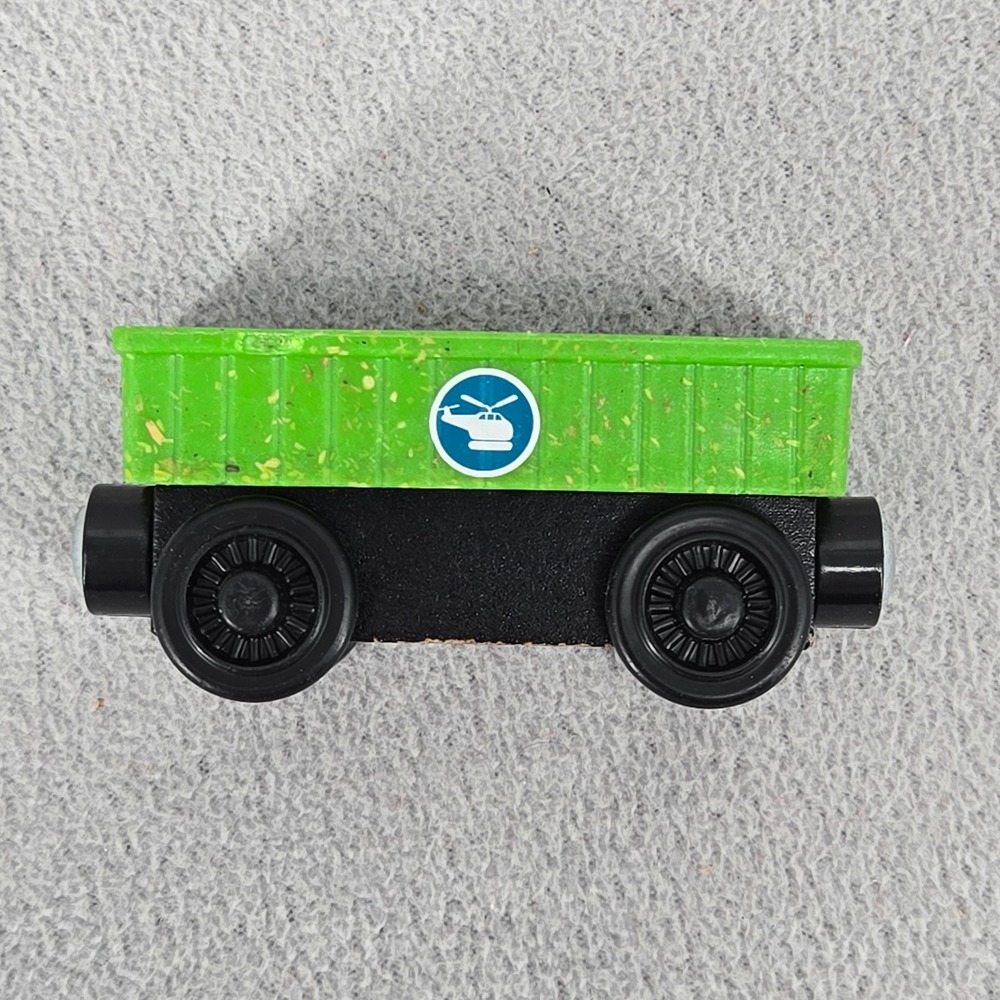 Thomas & Friends GHK14 Helipad Cart Wood Toy Train Kids
